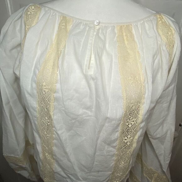 BCBGMaxAzria White w Cream Lace Detail Bell Sleeve - Picture 3 of 11